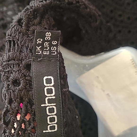 Boohoo Black Crotchet Lace Longsleeve Bell Sleeve Peplum Top Size 6 - Picture 10 of 11